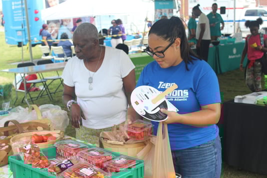 Beverly-lady-with-tomatoes-1024x683