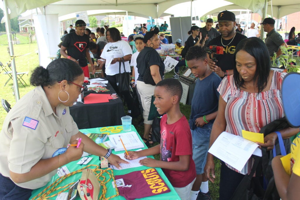 boy-scouts-and-crowd-1024x683